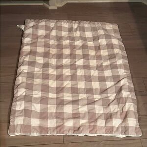 Sweet jojo Plaid Checkered blanket size 32x40in no stains or wear